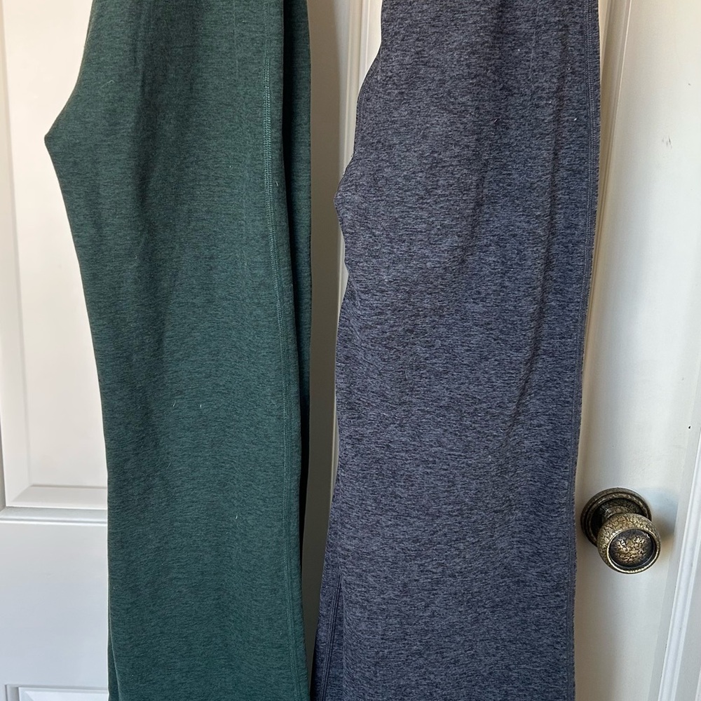 Beyond Yoga Green and Gray Leggings